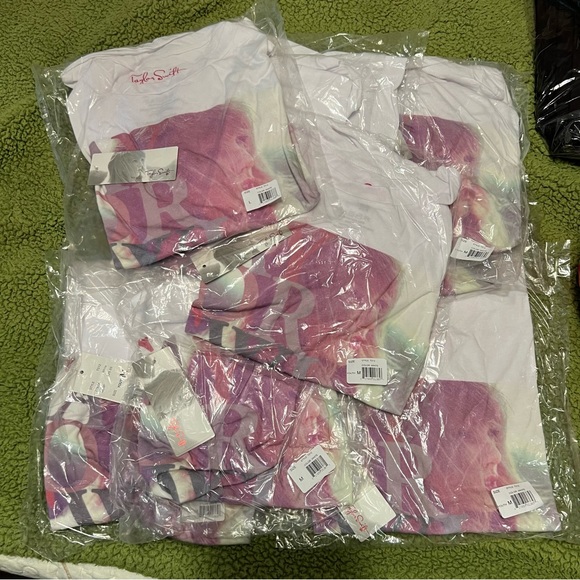 YOUTH Taylor Swift tee shirt - Picture 4 of 4